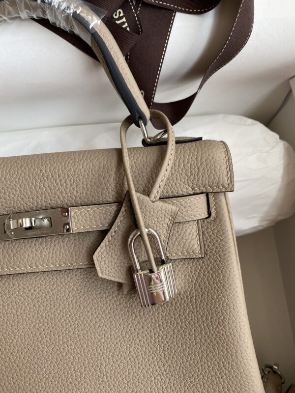 Kelly_25_Togo_Craftsmanship-Beige Bag