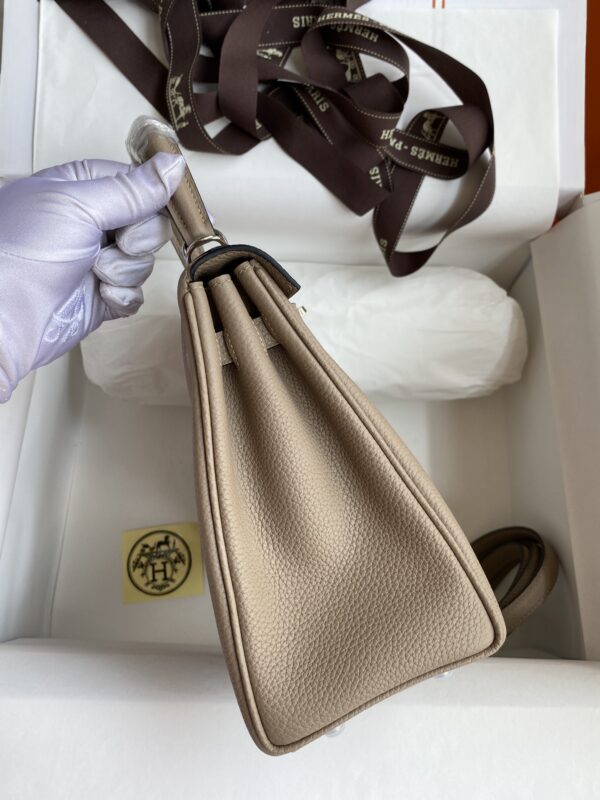 Kelly_25_Togo_Craftsmanship-Beige Bag