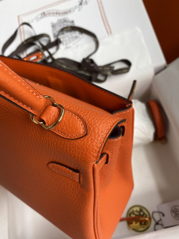 Kelly_25_Togo_Craftsmanship-Orange Bag