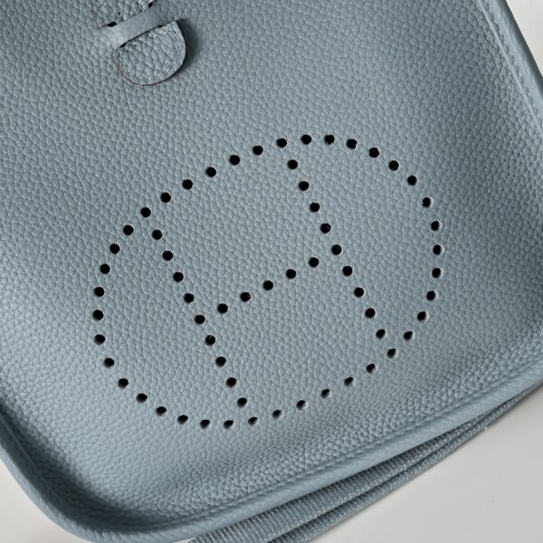 Evelyne_23_Craftsmanship-Light Blue Bag