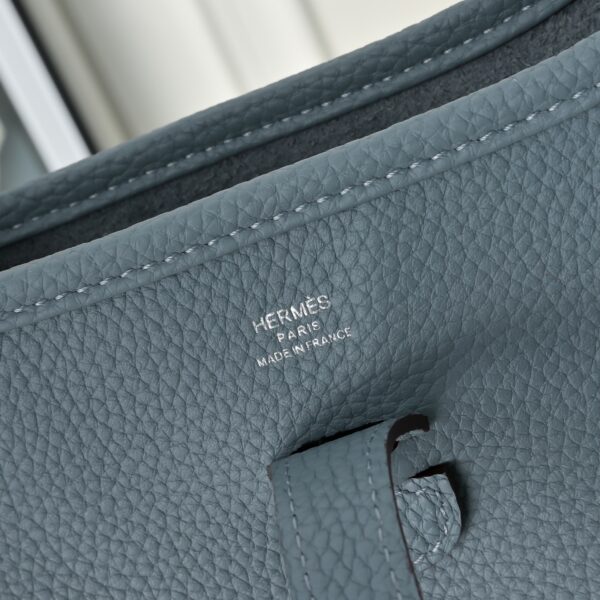 Evelyne_23_Craftsmanship-Light Blue Bag