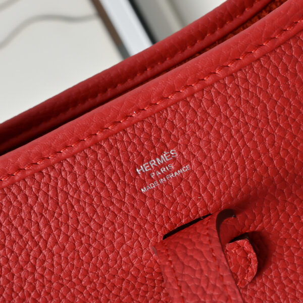Evelyne_23_Craftsmanship-Red Bag