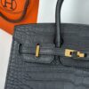 Birkin_20_Matte_Alligator_Craftsmanship-Black Crocodile Bag