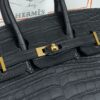 Birkin_20_Matte_Alligator_Craftsmanship-Black Crocodile Bag