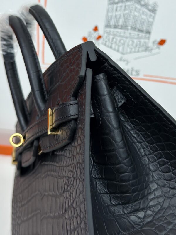 Birkin_20_Matte_Alligator_Craftsmanship-Black Crocodile Bag