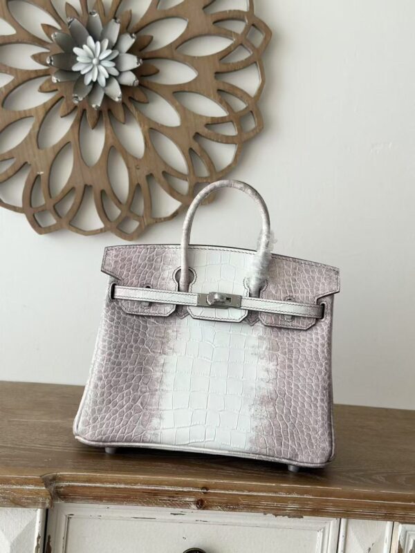 Birkin_20_Matte_Alligator_Craftsmanship-Ombre Crocodile Bag