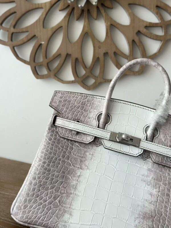 Birkin_20_Matte_Alligator_Craftsmanship-Ombre Crocodile Bag
