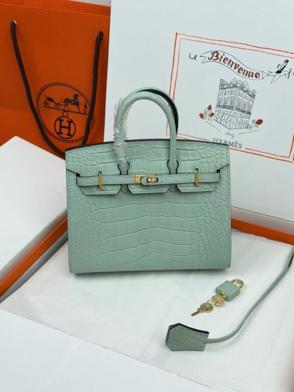 Birkin_20_Matte_Alligator_Craftsmanship-Mint Green Crocodile Bag