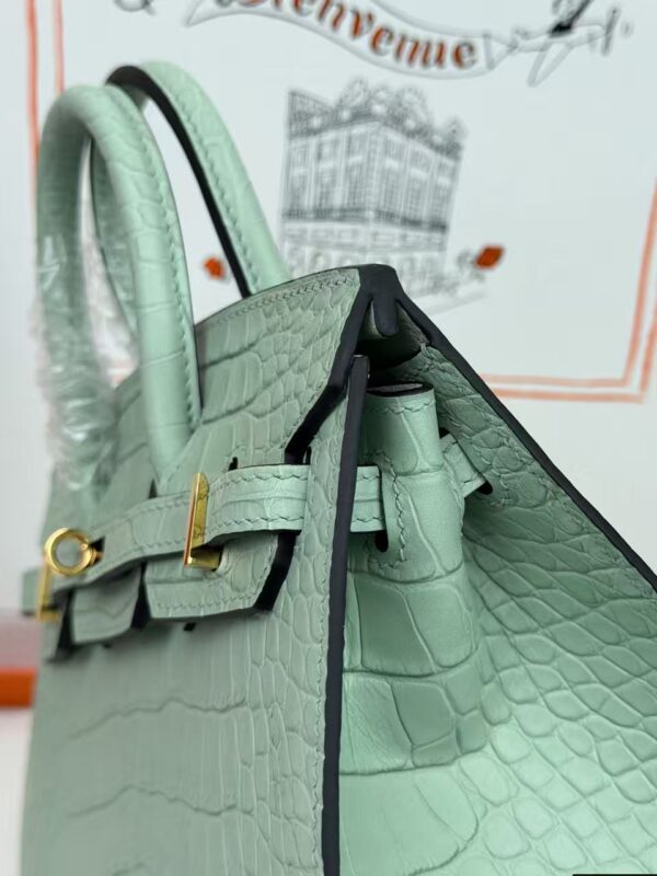 Birkin_20_Matte_Alligator_Craftsmanship-Mint Green Crocodile Bag