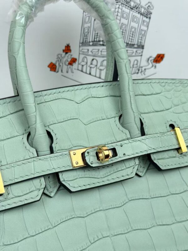 Birkin_20_Matte_Alligator_Craftsmanship-Mint Green Crocodile Bag