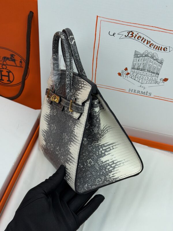Birkin_20_Matte_Alligator_Craftsmanship-Black & White Lizard Bag